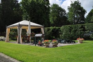 Solutions pas chères pour se protéger du soleil dans le jardin